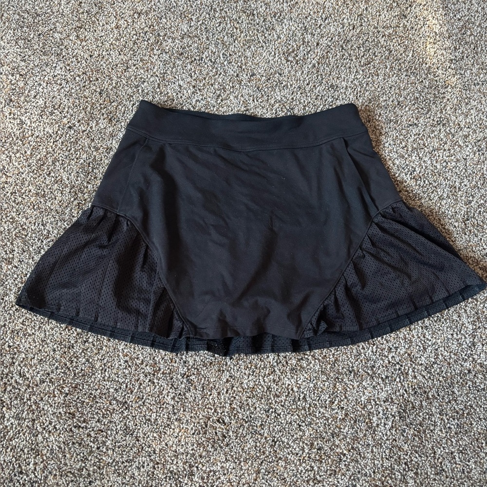 Womens under armour size small black athletic gym sporty skirt used